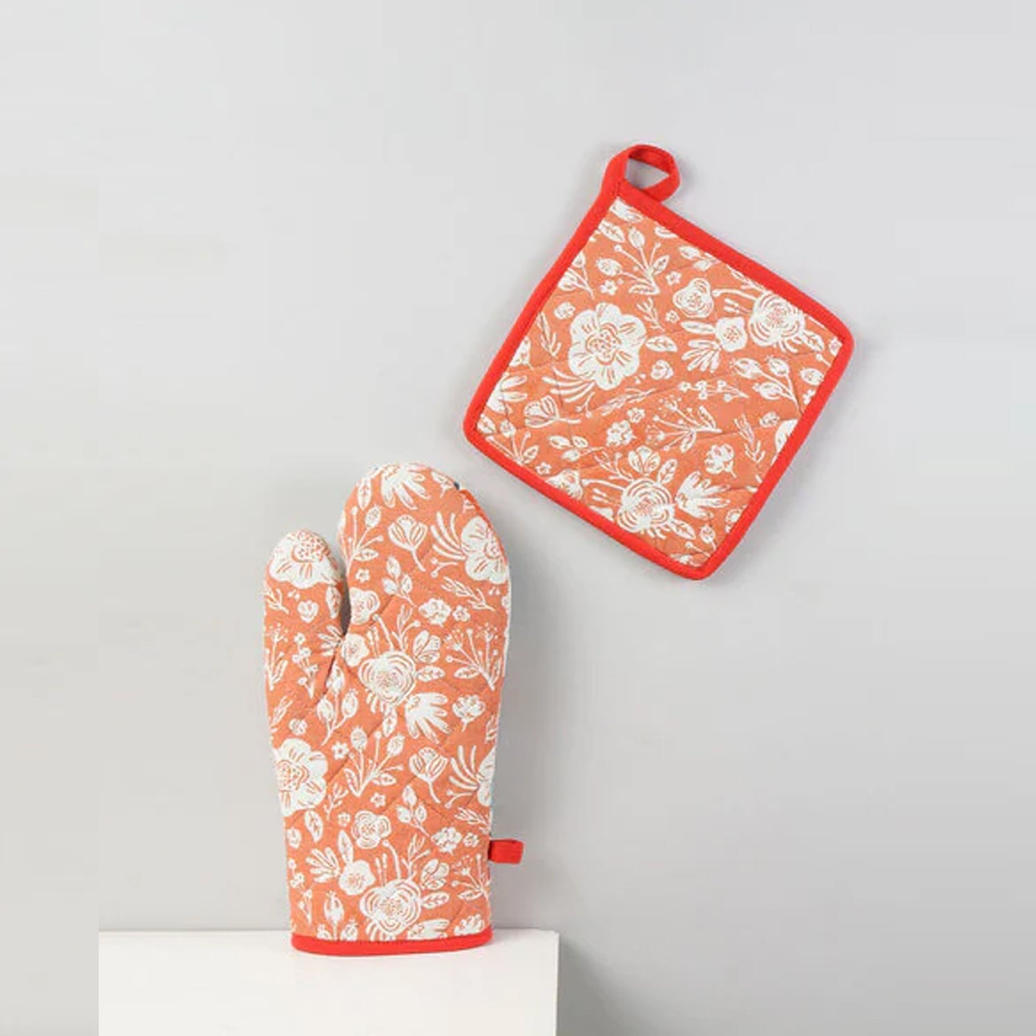 Cotton Oven Mitt – Heat Resistant & Stylish | Bake & Dwell