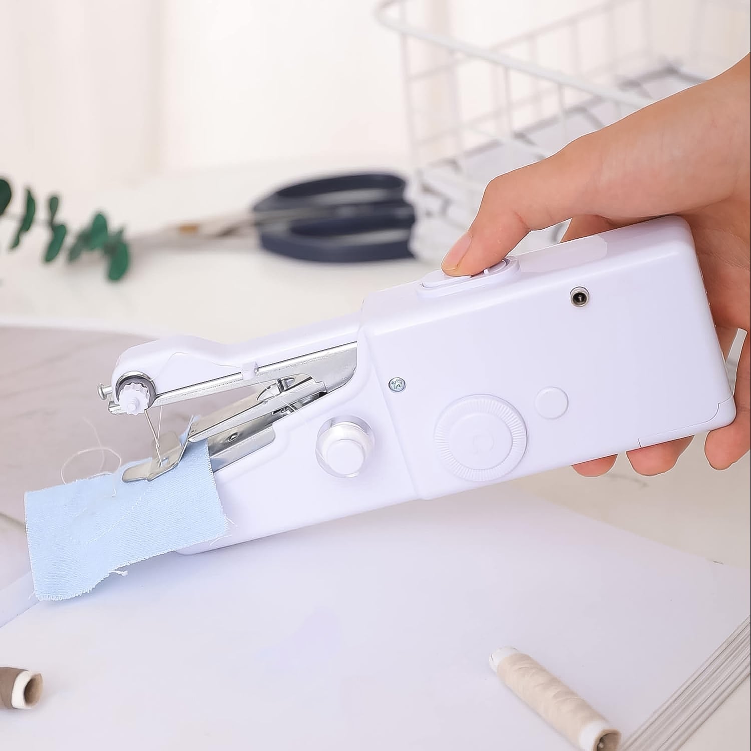 Mini Electric Sewing Machine – Portable & Cordless | DeoDap
