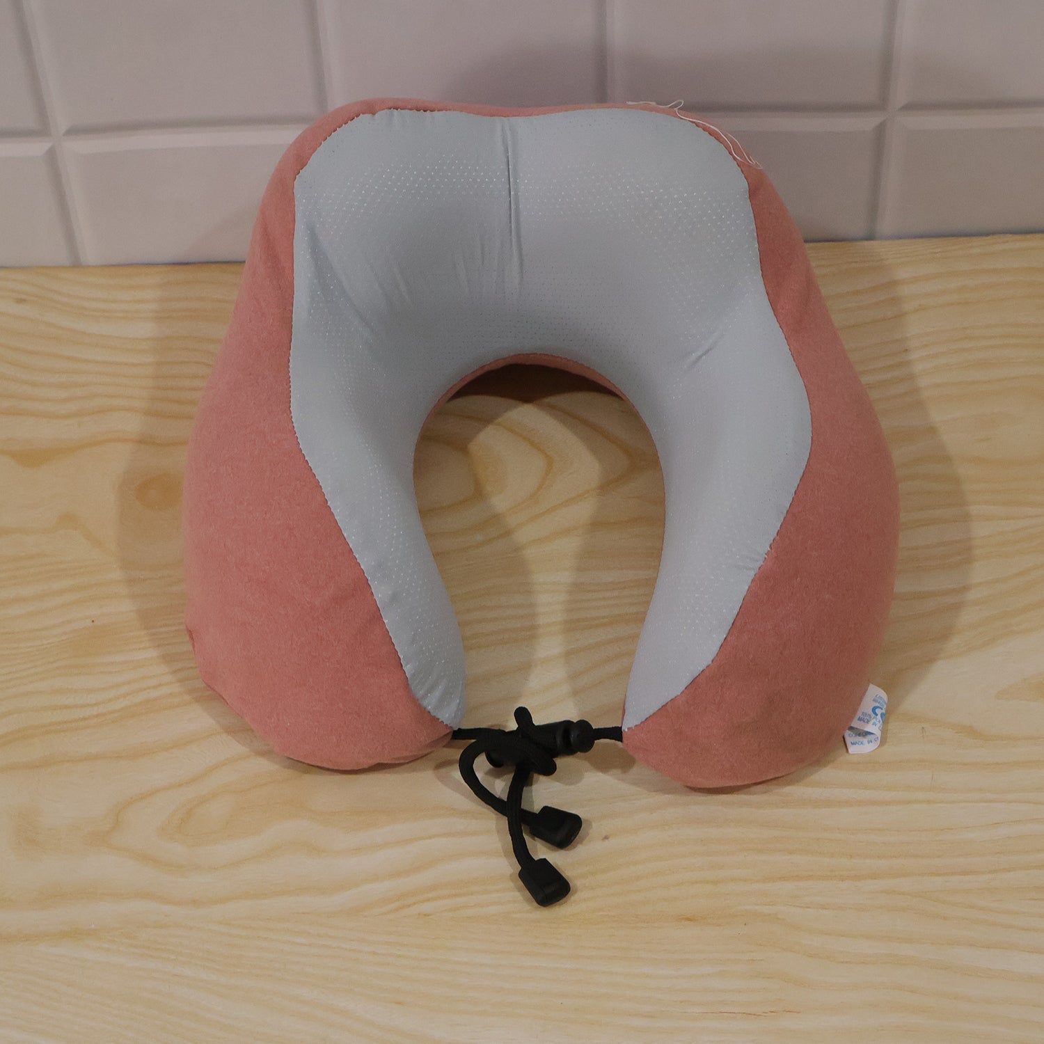 U Shaped Travel Neck Pillow with Adjustable Closure for Comfortable Trips