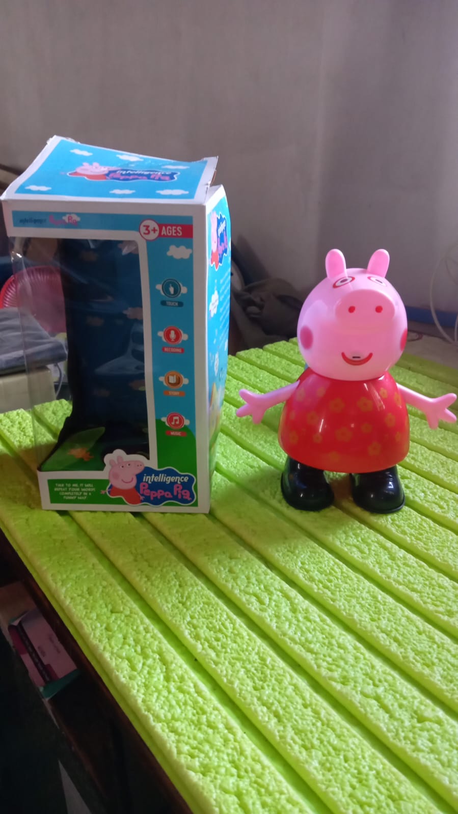 Pig Pretend Play Toy – Movable Soft Rubber Figure | Play & Move